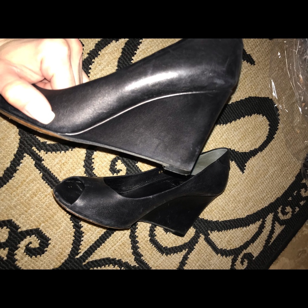 Gucci wedge open toe shoes size 61/2 - Picture 2 of 8
